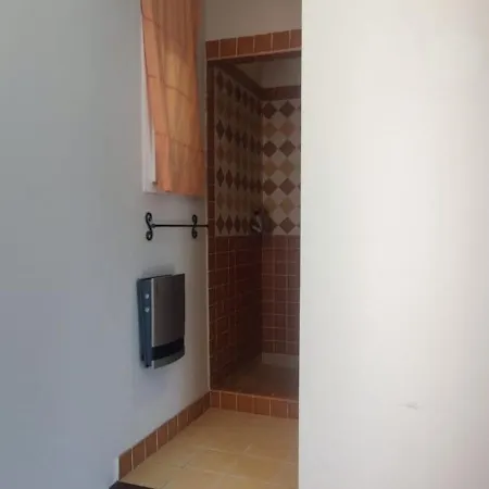 Proche Manosque Iter Cea Studio 25M2 Avec Piscine Maj 01 09 Piscine Encore Ouverte A Minima Pour 2 Semaines Eau 28 Degres Valensole
