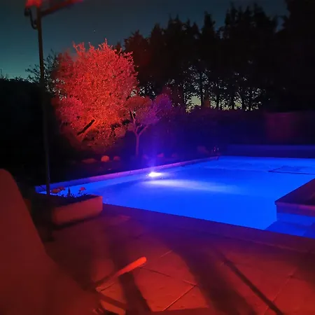 25m2 Avec Piscine Et Spa, Proche Iter Et Cadarache Alloggio in famiglia Valensole