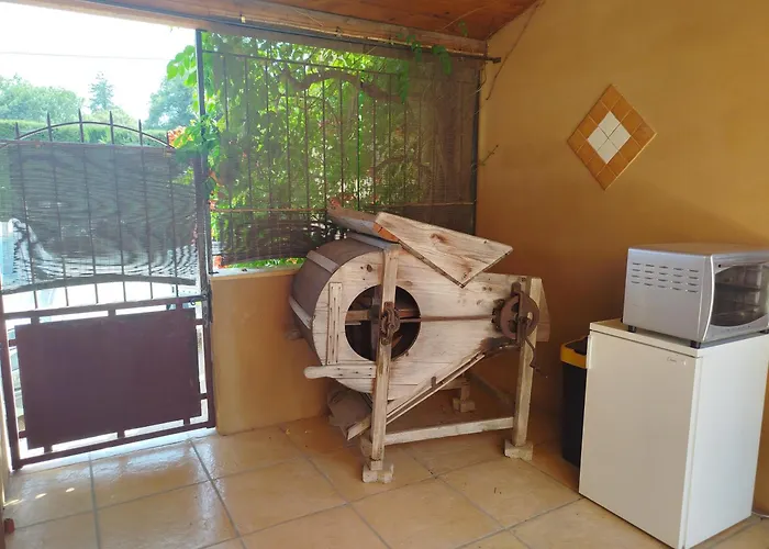 Séjour chez l'habitant 25m2 Avec Piscine Proche Iter Et Cadarache *